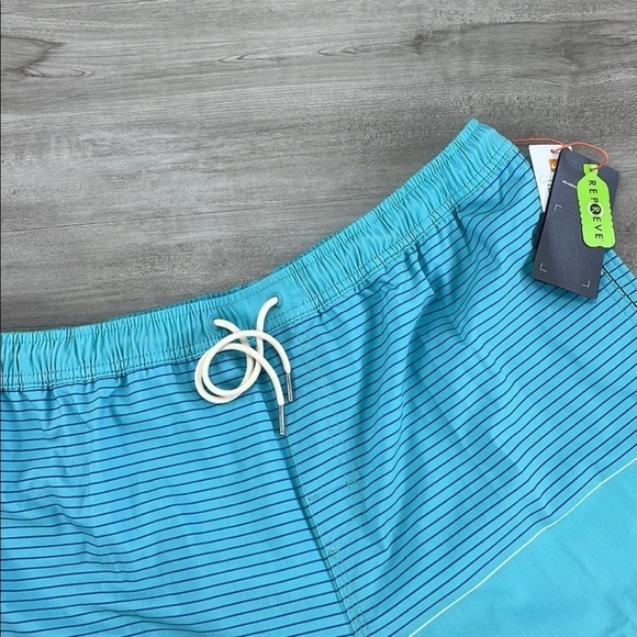 🔹QUICKSILVER- PORTSIDE VOLLY 18 BOARD-SHORTS - Picture 3 of 9